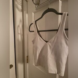 white lululemon align tank🤍✨